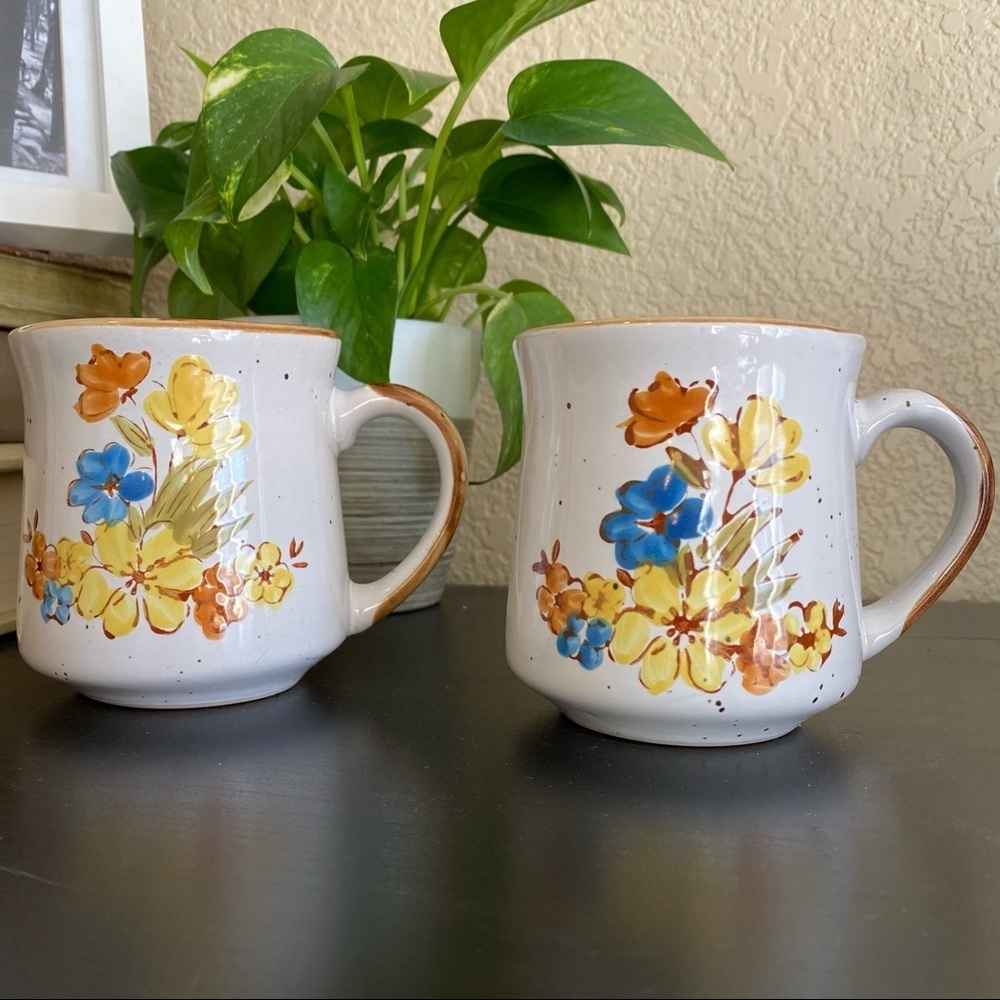 Vintage set of‎ 2 mugs flowers stoneware